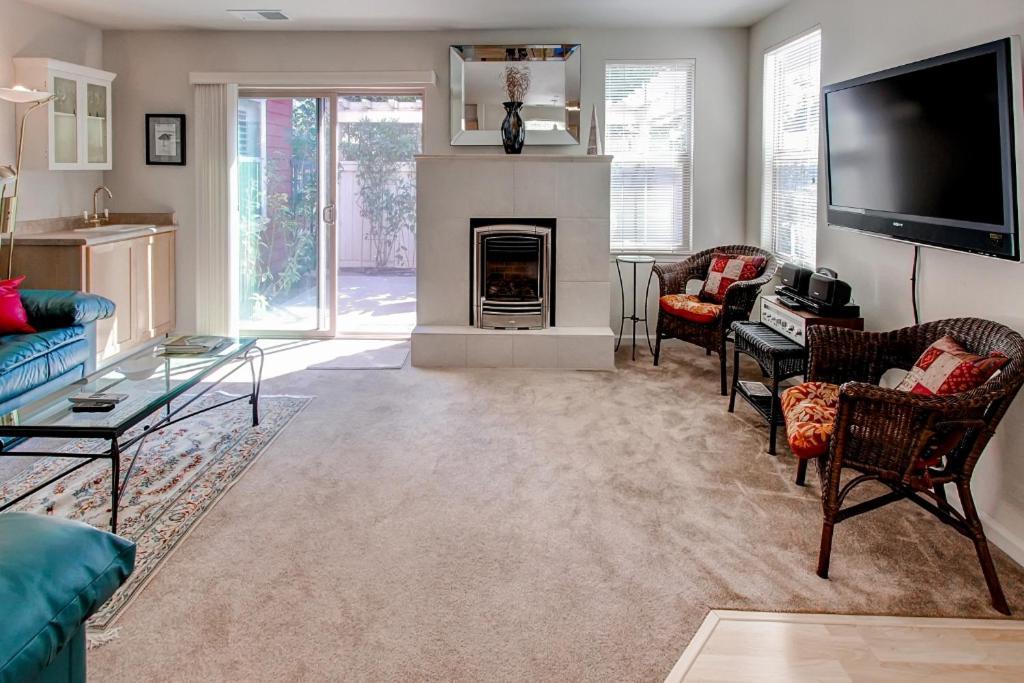 Serene Bungalow-Style Home In Point Reyes Station! Exterior photo