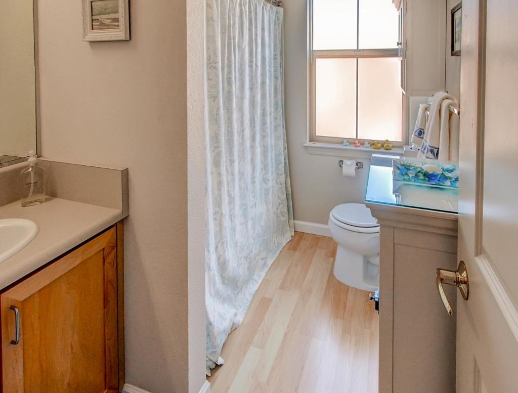 Serene Bungalow-Style Home In Point Reyes Station! Exterior photo